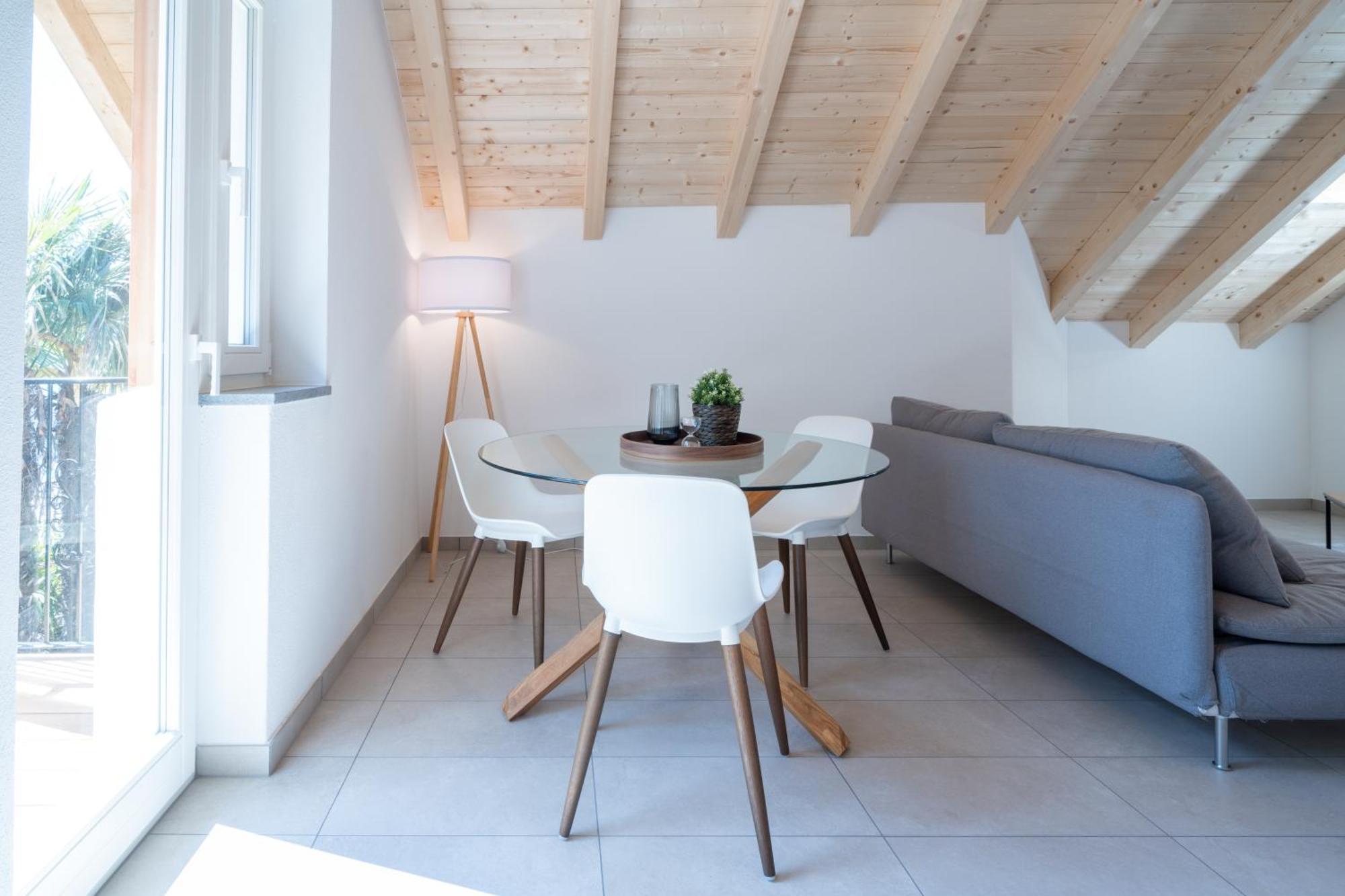 Schoene Wohnung An Toplage Mit Gratis Parkplatz! Gambarogno Extérieur photo